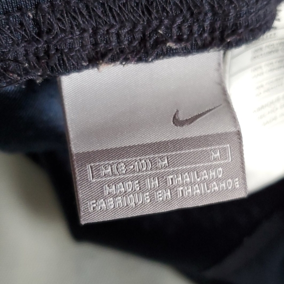 EUC VINTAGE NIKE SHORTS - Picture 3 of 3